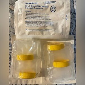Medela 35 mL Breast Milk Storage Containers with Yellow Lids